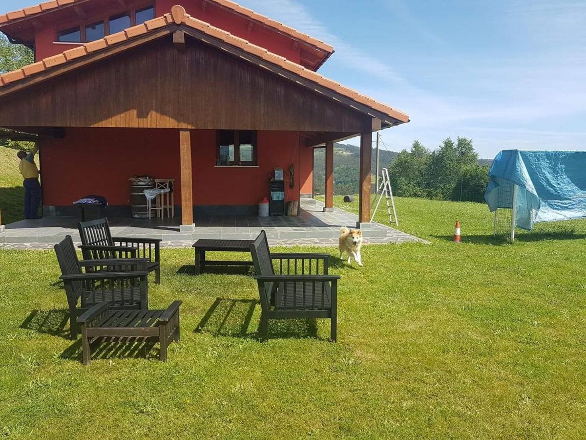 La Casita De Titi Villa Pravia Exteriör bild